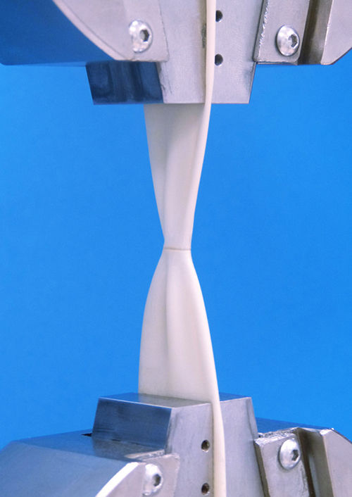 Colle pour caoutchouc et élastomères